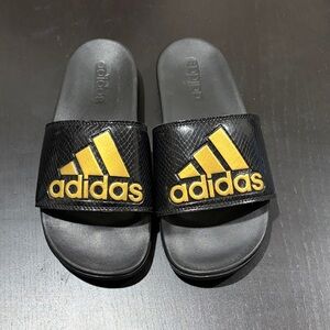 Adidas Women’s Comfort Cushion Slides in Black and Gold Never Worn brand new